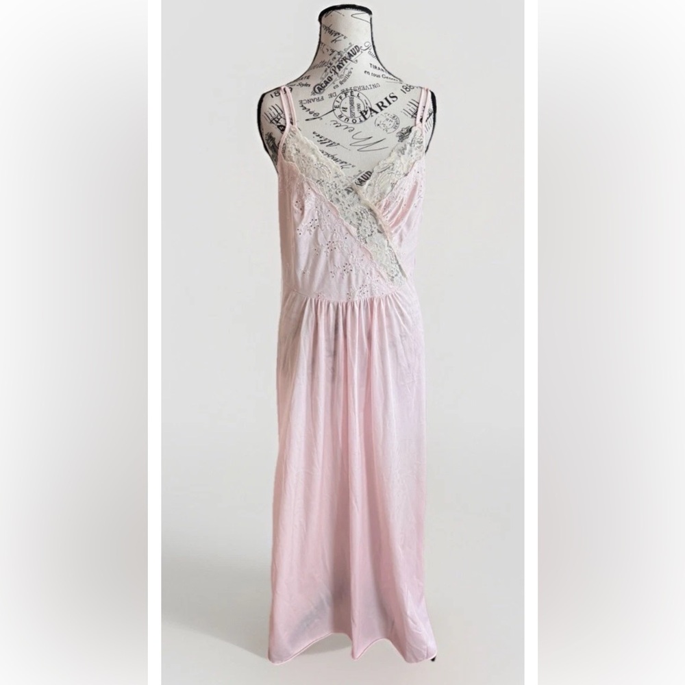 Vintage 80s Lady Cameo Dallas Eyelet Lace Pink Satin Maxi Nightgown Cottage Core